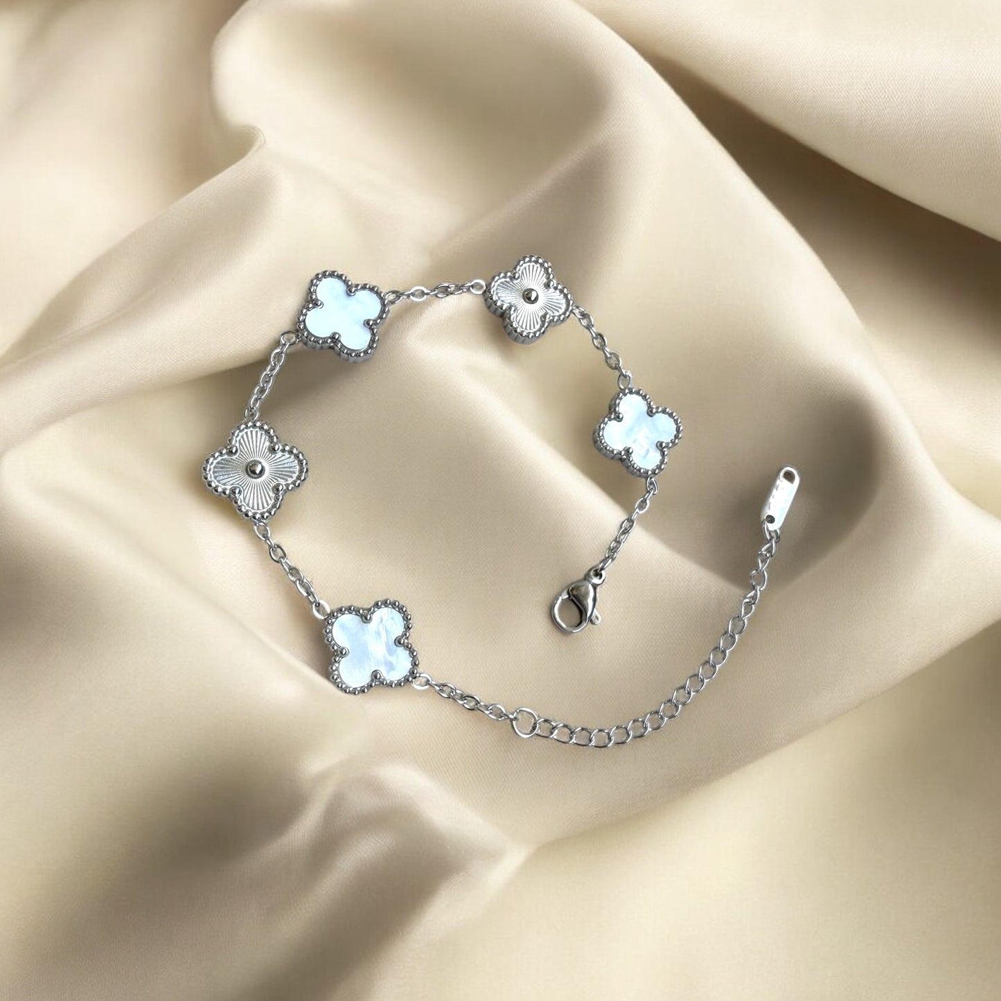 Silver & White Clover Bracelet – 18k Gold Plated Stainless Steel